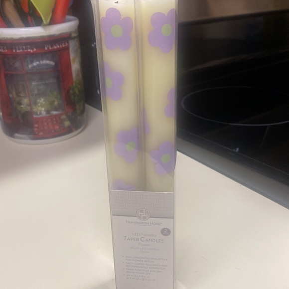 Huntington Home 2 Pack Flower Led Novelty Taper Candles - Picture 9 of 10